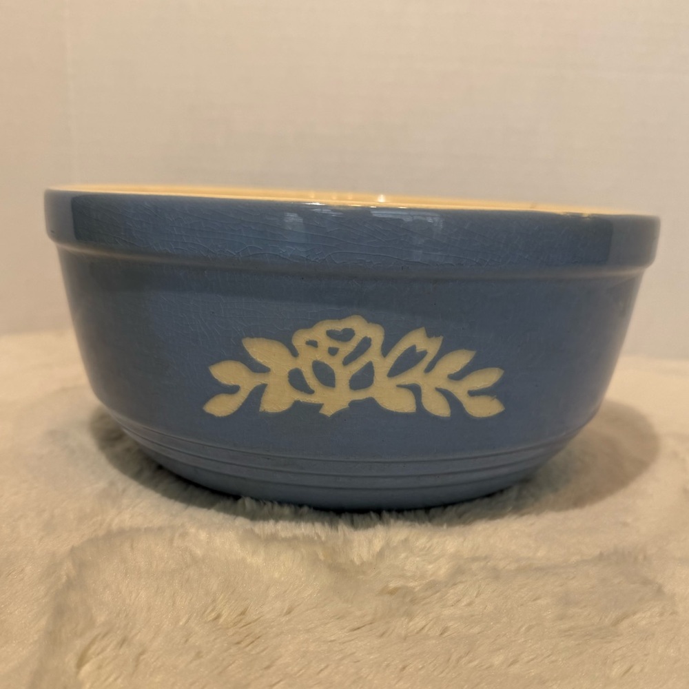 Vintage~1940’s White Rose Carv-Kraft by Harper serving bowl
